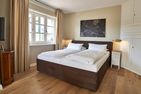  Green Garden Wohnung 1 Wyk auf Föhr - Im ersten Schlafzimmer befindet sich ein Doppelbett ...