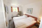 Residenz Nikolas- Grenzweg 12, App. 2 Wenningstedt - Schlafzimmer