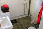  (1) Graues Sommerhaus in Schweden am See mit Boot Smaland - 