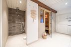  Paule Bo Borgsum - Die Sauna mit angrenzender Dusche befindet sich im Erdgeschoss.