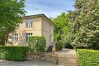  Haus Glückauf Kühlungsborn-West - Einfahrt und Haupthaus mit Wohnung 01