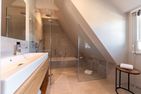  Haus Hilde Oevenum - Das Bad beinhaltet eine bodengleiche Dusche, samt Badewanne!