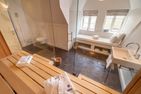  Kapitänshaus West Oldsum - Nach einem wohltuenden Saunagang kann man sich ganz entspannt ans Fenster setzen und einfach weiterrelaxen!