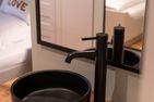  Amalias Hüs Alkersum - ...steht Ihnen ein kleines Handwaschbecken zur Verfügung.