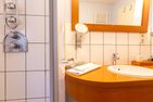 Strandhaus Wustrow Strandhaus Wustrow - Wohnung 2 Ostseebad Wustrow - Badezimmer