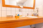 Strandhaus Wustrow Strandhaus Wustrow - Wohnung 1 Ostseebad Wustrow - Badezimmer