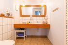 Strandhaus Wustrow Strandhaus Wustrow - Wohnung 1 Ostseebad Wustrow - Badezimmer