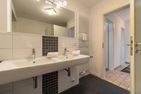  Haus Eva Wohnung 1 Wyk auf Föhr - ...als auch ein Badezimmer...