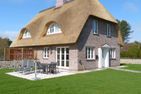 Heidehüs Friesenhaushälfte *Seepferdchen* Süddorf auf Amrum - Ferienhaus Heidehüs mit Reetdach in Süddorf auf Amrum