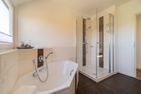  Haus Eva Wohnung 2 Wyk auf Föhr - Auch die beiden Badezimmer wurden komplett neu gestaltet und mit modernen und hochwertigen Materialien ausgestattet.