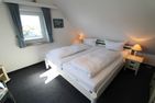 Trutz blanker Hans  - Dünenstr. 19, App. 12 Wenningstedt - Schlafzimmer