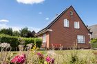  Haus Stepenitz Wyk auf Föhr - Der Garten des Ferienhauses verläuft rundherum. Der geschützte, hintere Teil ist vollständig eingezäunt.