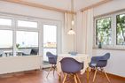 Haus Jungnamen Sand Whg. 1 Wittdün - Essen am  runden Tisch in der Wohnung Jungnamen Sand 01
