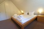 Im Grund 25, App. 5 Wenningstedt - Schlafzimmer