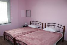 Schlafzimmer ins EG