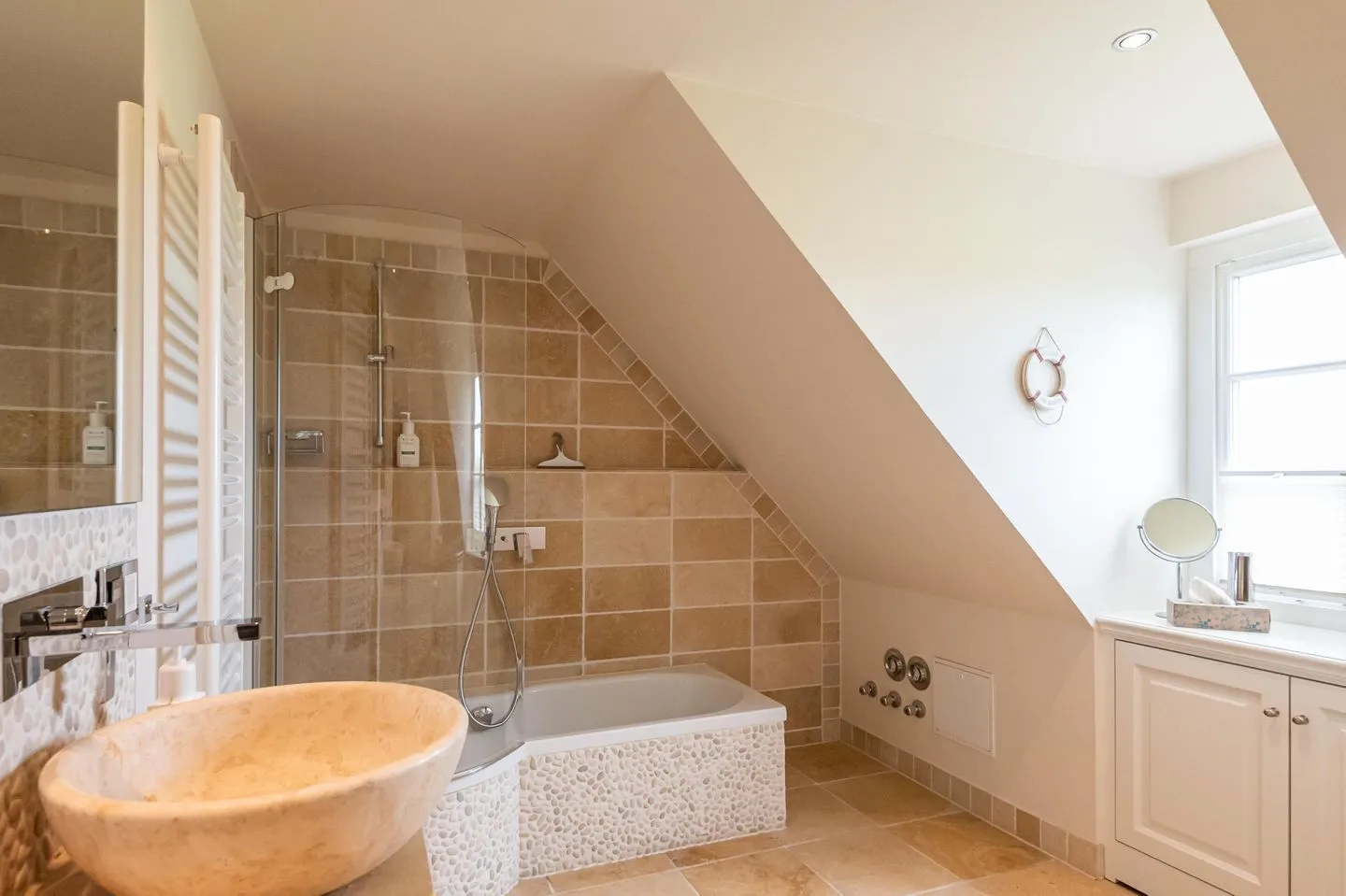 Das Landhaus, App. F Wenningstedt - Badezimmer