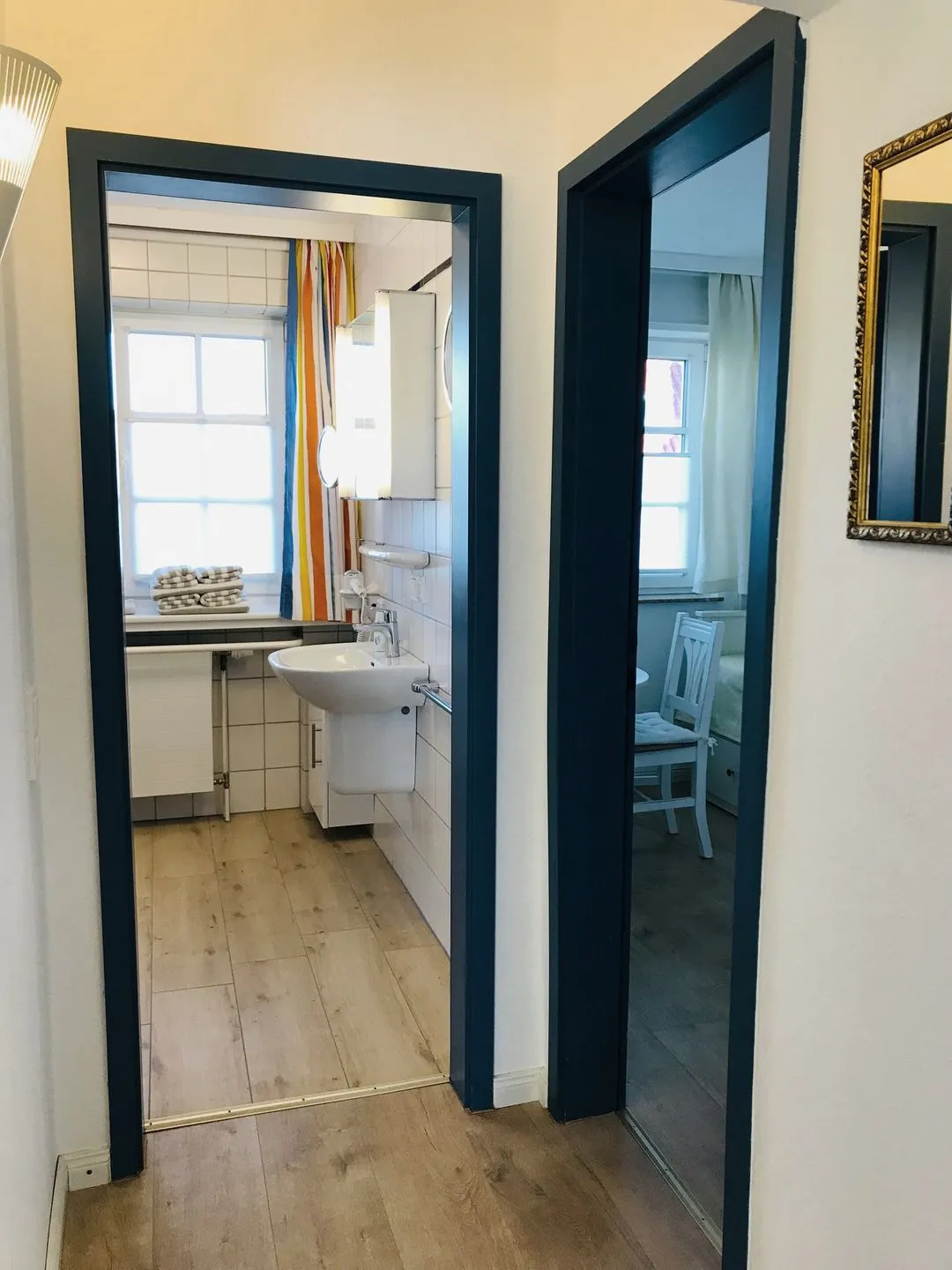 Haus Pesel Ferienwohnung *Reetblick* Norddorf auf Amrum - Zugang zum Badezimmer in der Ferienwohnung Reetblick in Norddorf auf Amrum