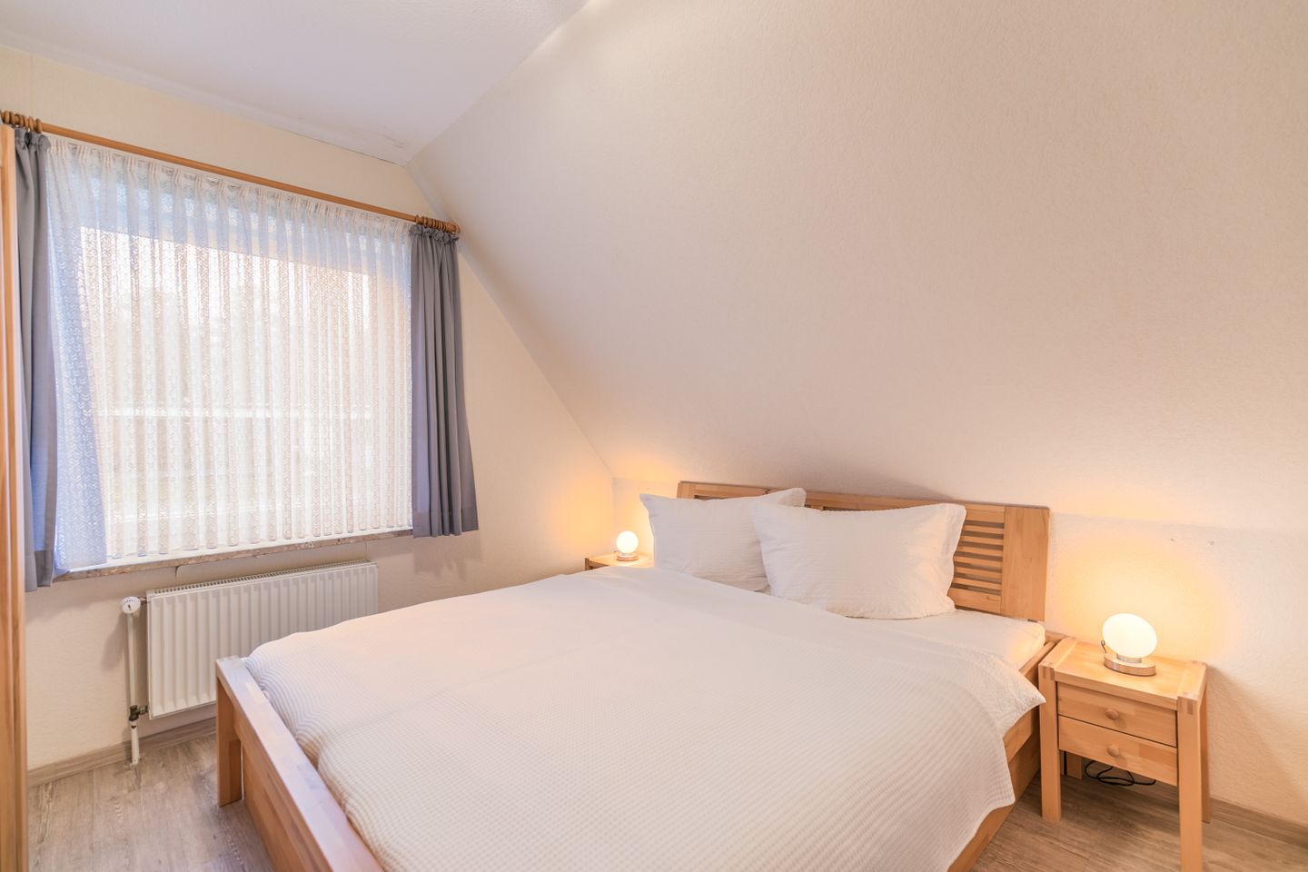 Am Altenhof Whg. 6 -  Schlafzimmer 1