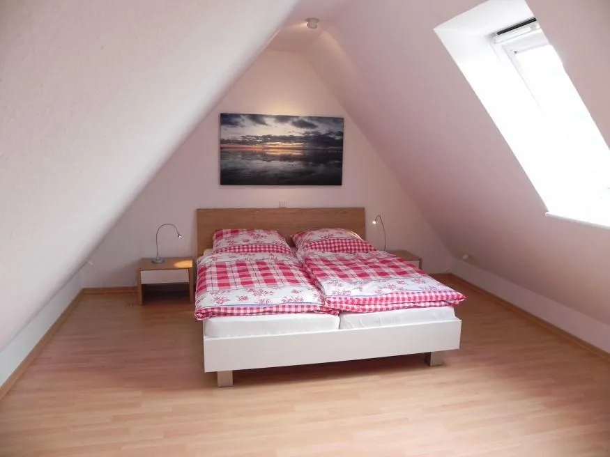 Haus Nordlicht Ferienwohnung *Auer Lun* Nebel auf Amrum - Doppelbett in der Ferienwohnung Auer Lun in Nebel auf Amrum
