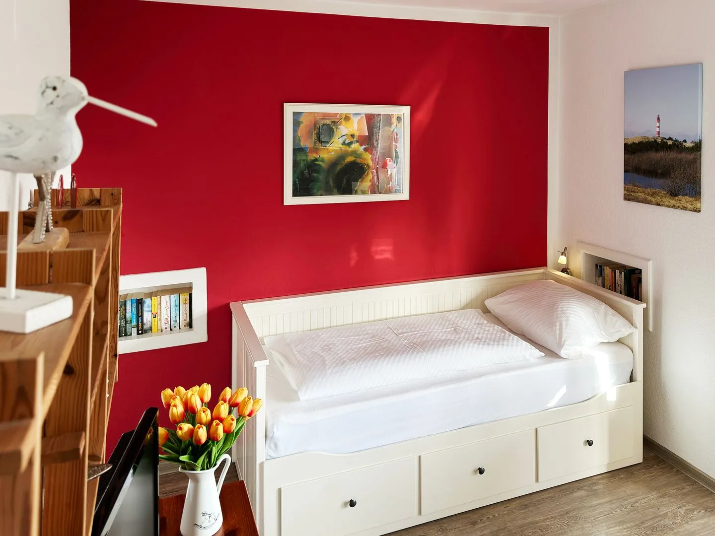 Haus Diana Ferienwohnung „Wattenmeer" Wittdün auf Amrum - Wohn-Schlafzimmer mit offener Küchenzeile in der Ferienwohnung Wattenmeer in Wittdün auf Amrum