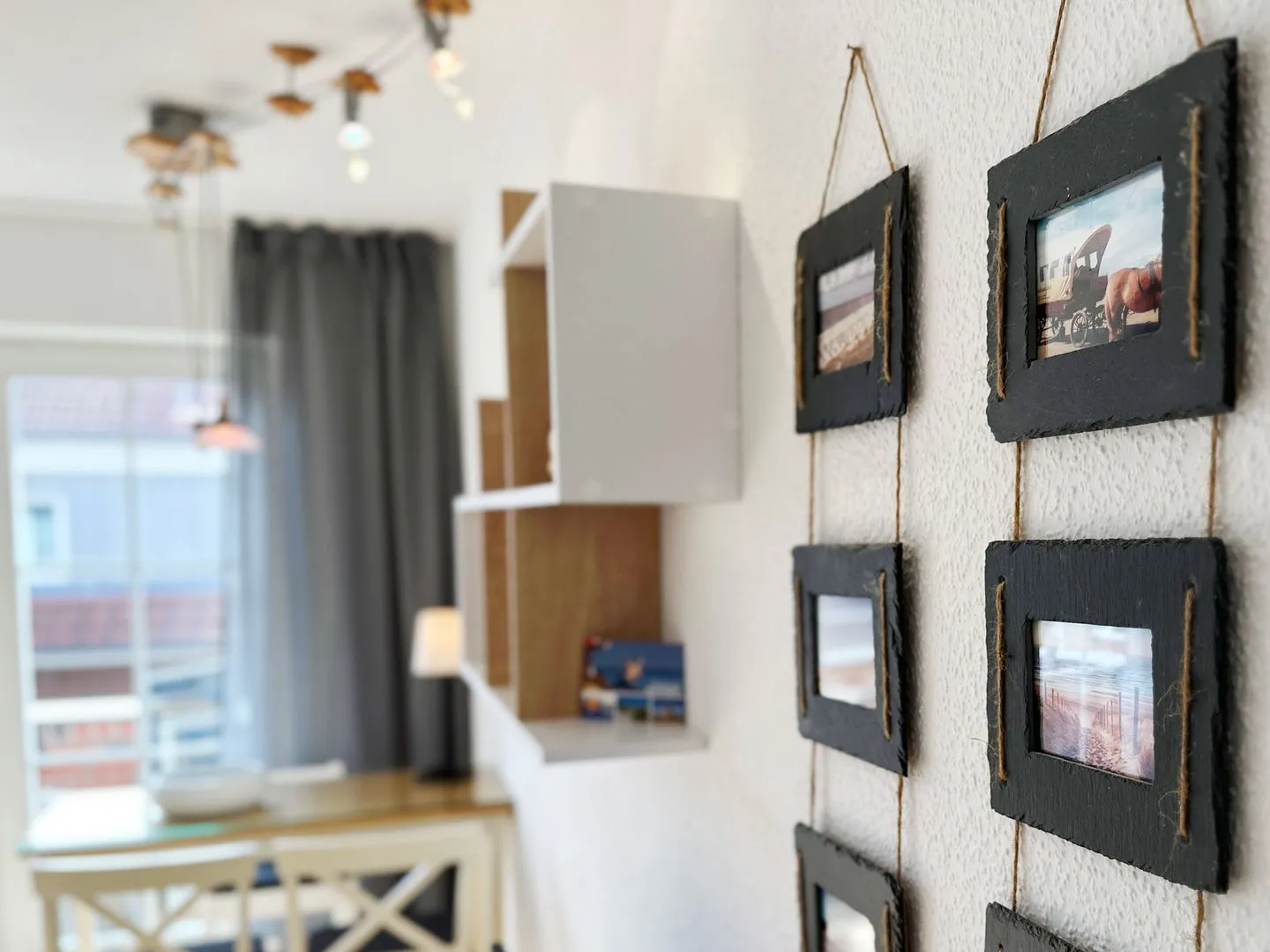 Haus *Südspitze 18* Ferienwohnung Südspitze 18/6 - Meerblick Wittdün auf Amrum - Wohnzimmer der Ferienwohnung Südspitze 18/6 Meerblick in Wittdün auf Amrum