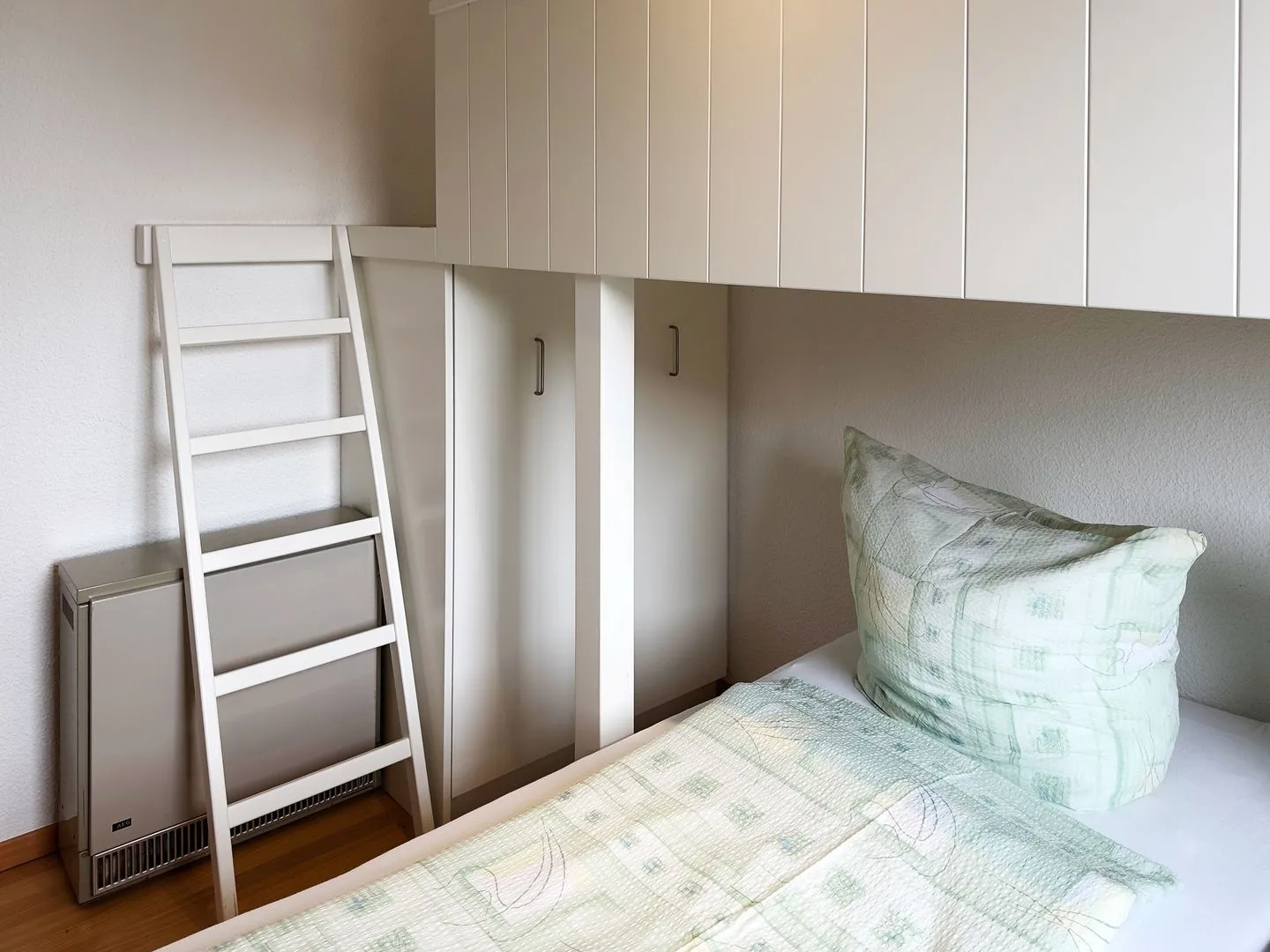 Haus *Südspitze 18* Ferienwohnung Südspitze 18/6 - Meerblick Wittdün auf Amrum - Schlafzimmer in der Ferienwohnung Südspitze 18/6 Meerblick in Wittdün auf Amrum