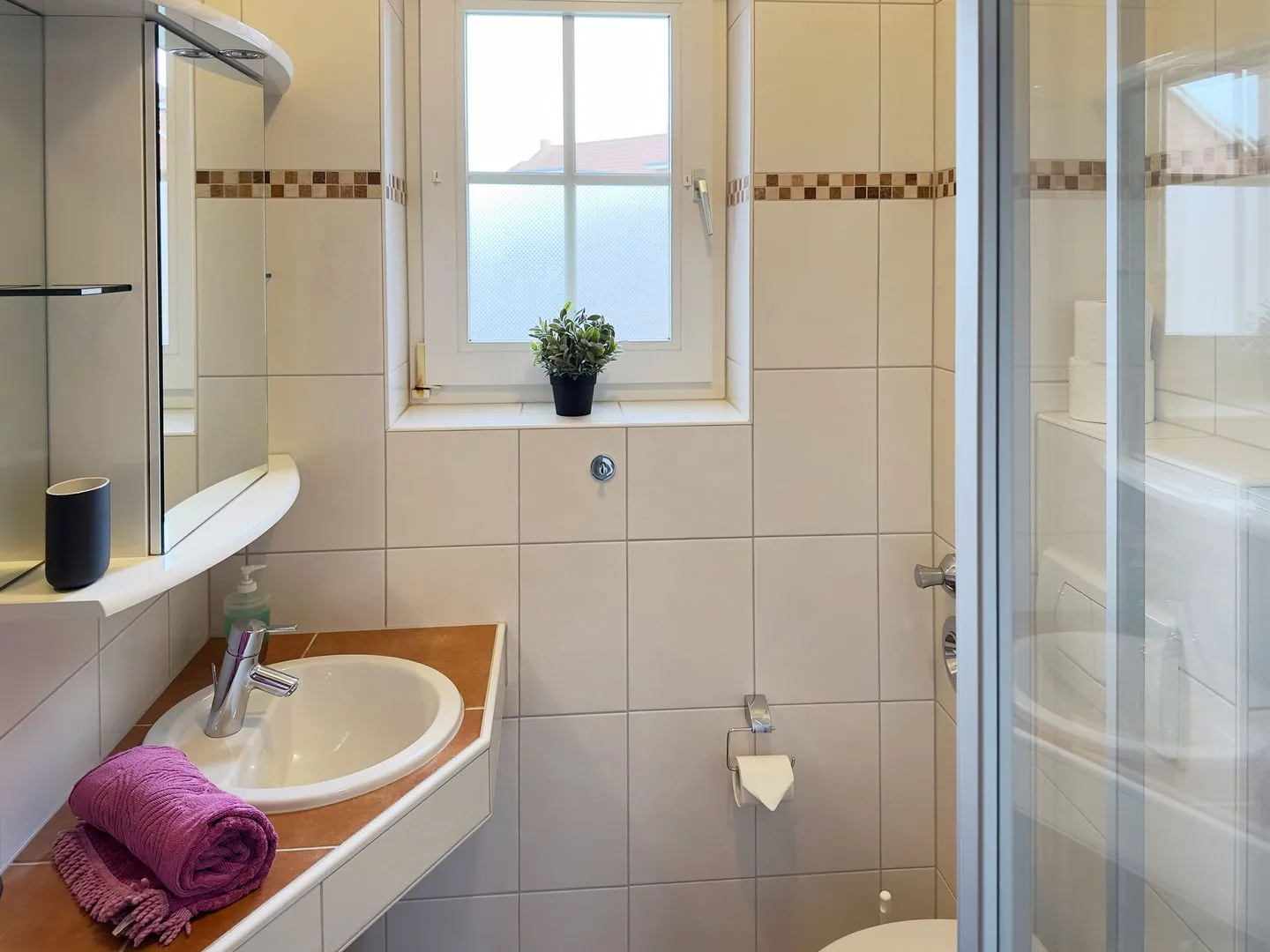Haus *Südspitze 18* Ferienwohnung Südspitze 18/6 - Meerblick Wittdün auf Amrum - Badezimmer in der Ferienwohnung Südspitze 18/6 Meerblick in Wittdün auf Amrum