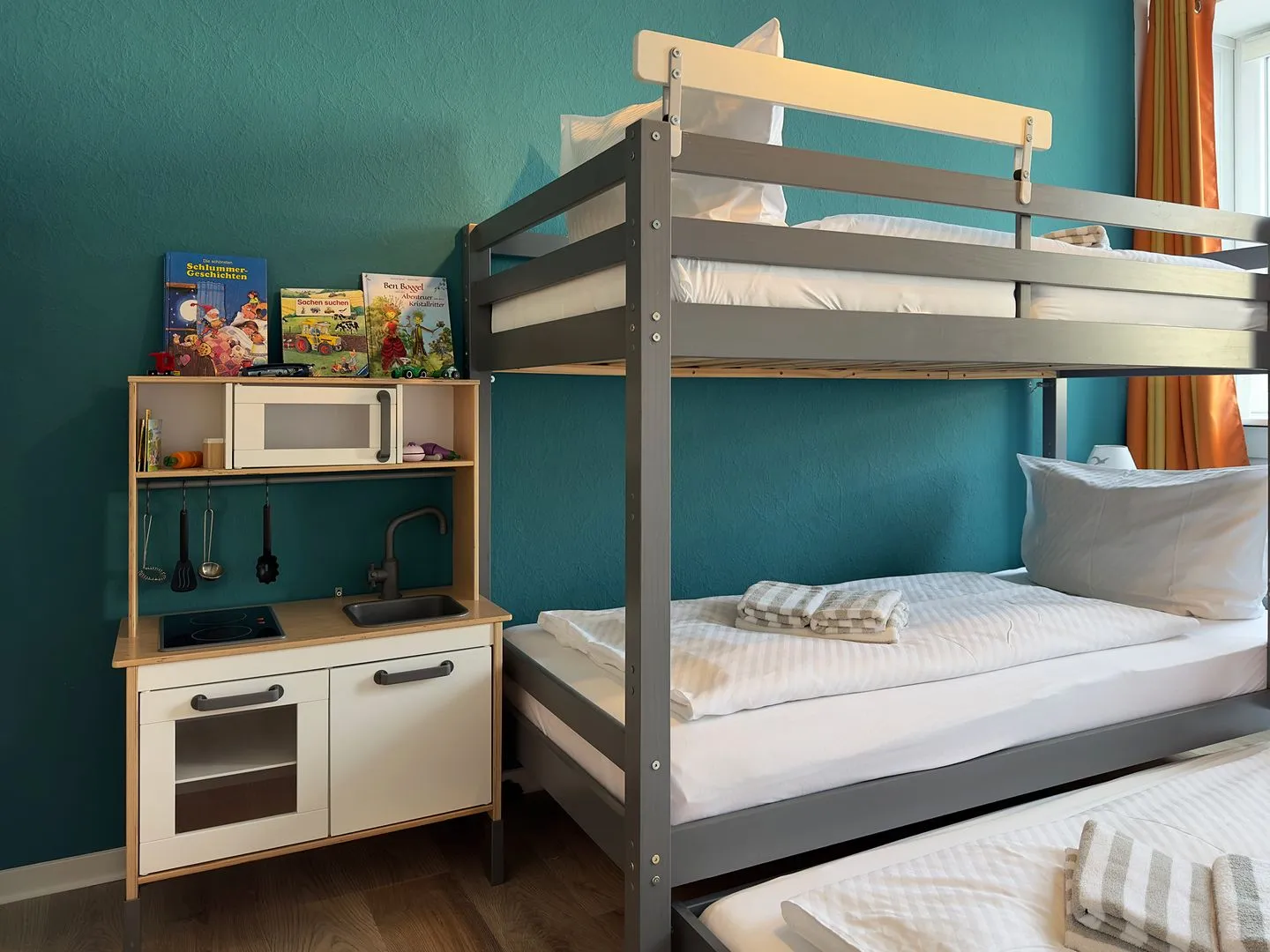 Haus Nordenlicht Ferienwohnung „Willkommen bei den Hartmanns" Wittdün auf Amrum - Kinderschlafzimmer der Ferienwohnung "Willkommen bei den Hartmanns" in Wittdün auf Amrum