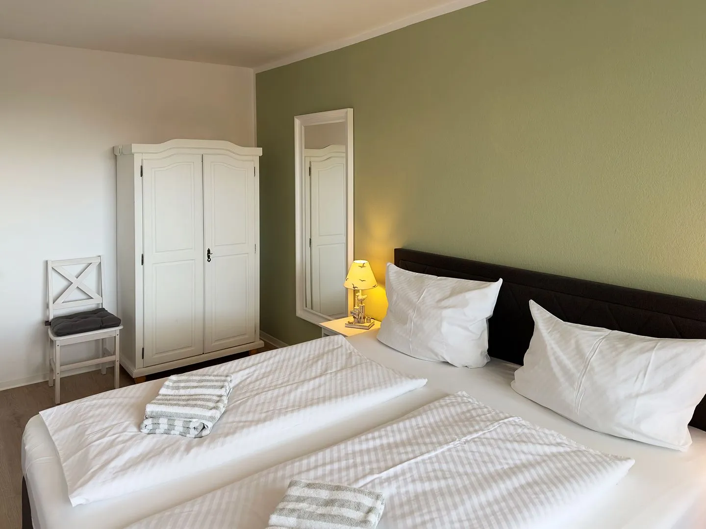 Haus Nordenlicht Ferienwohnung „Willkommen bei den Hartmanns" Wittdün auf Amrum - Schlafzimmer 2 der Ferienwohnung "Willkommen bei den Hartmanns" in Wittdün auf Amrum
