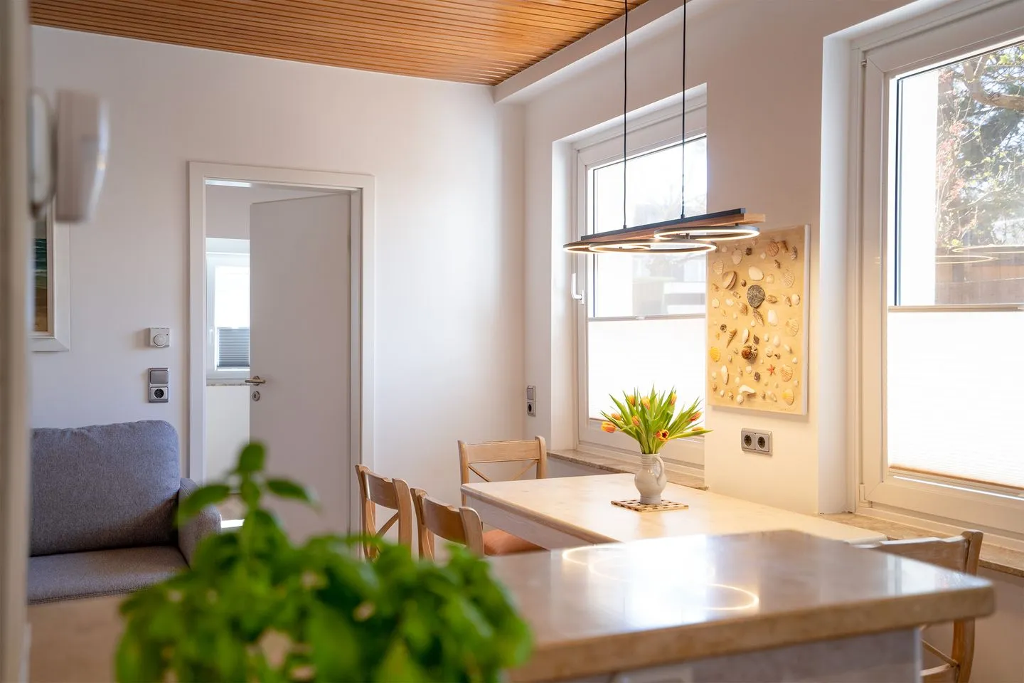 (STR85a) Ferienwohnung "Strandleben" Niendorf - Essbereich im Wohnzimmer