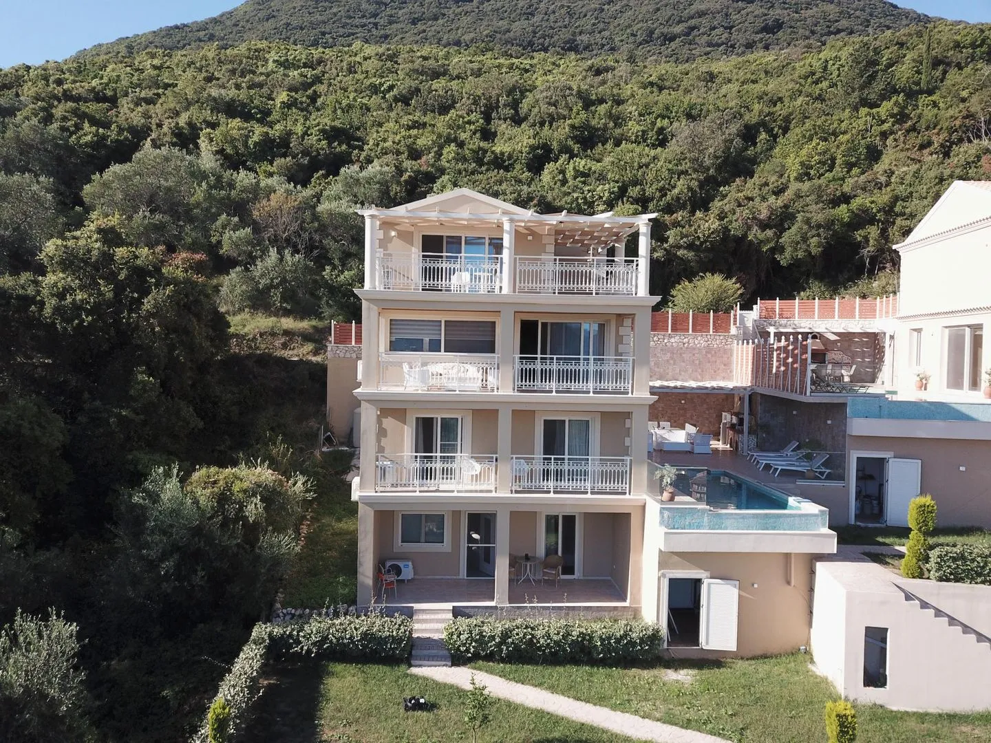  Pantokratora's Aghios Mattaios - Vogelperspektive