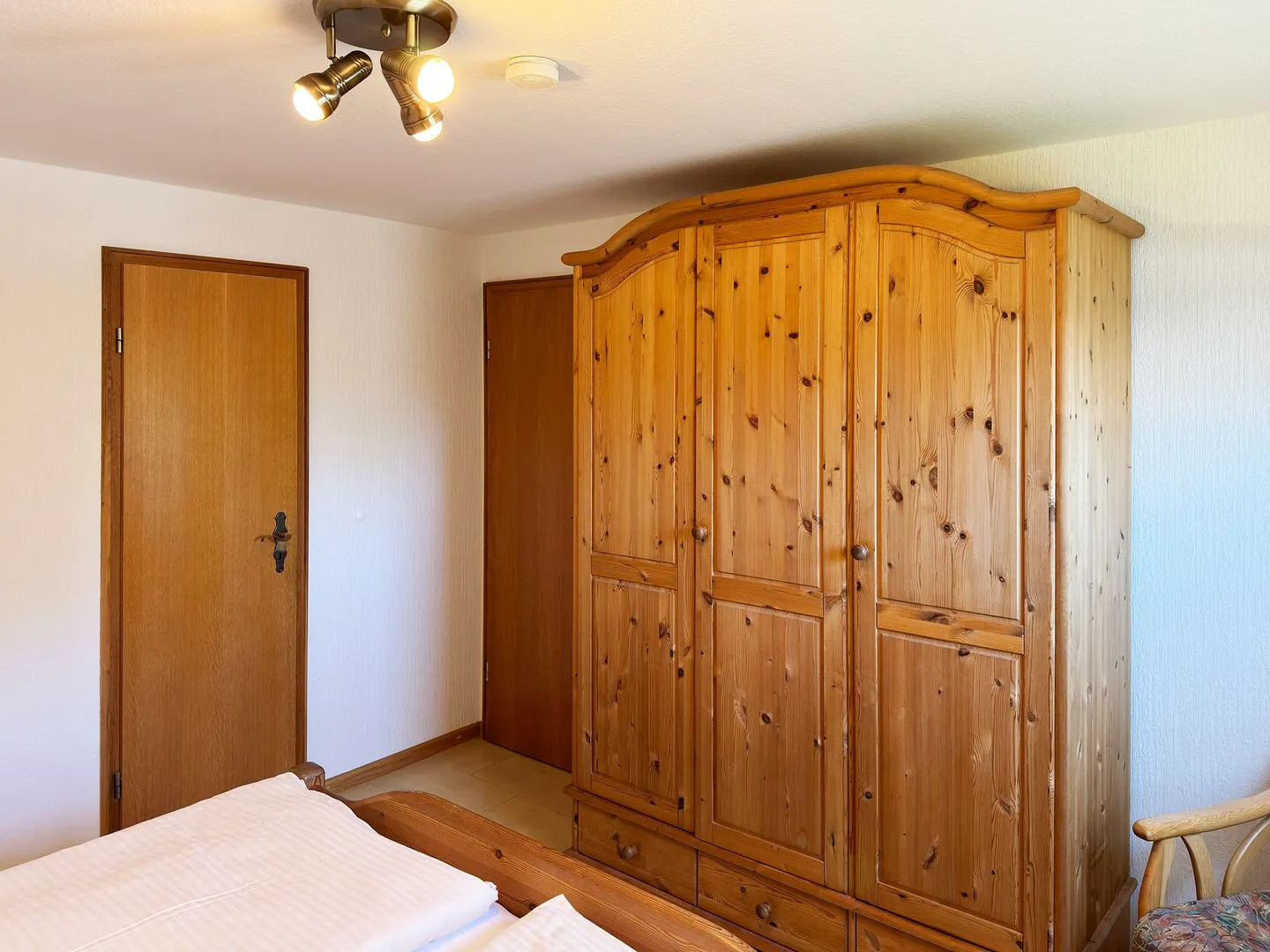 Haus *Üüs Aran* Ferienwohnung *Üüs Aran 1* Süddorf auf Amrum - Schlafzimmer in der Ferienwohnung Üüs Aran 1 in Süddorf auf Amrum