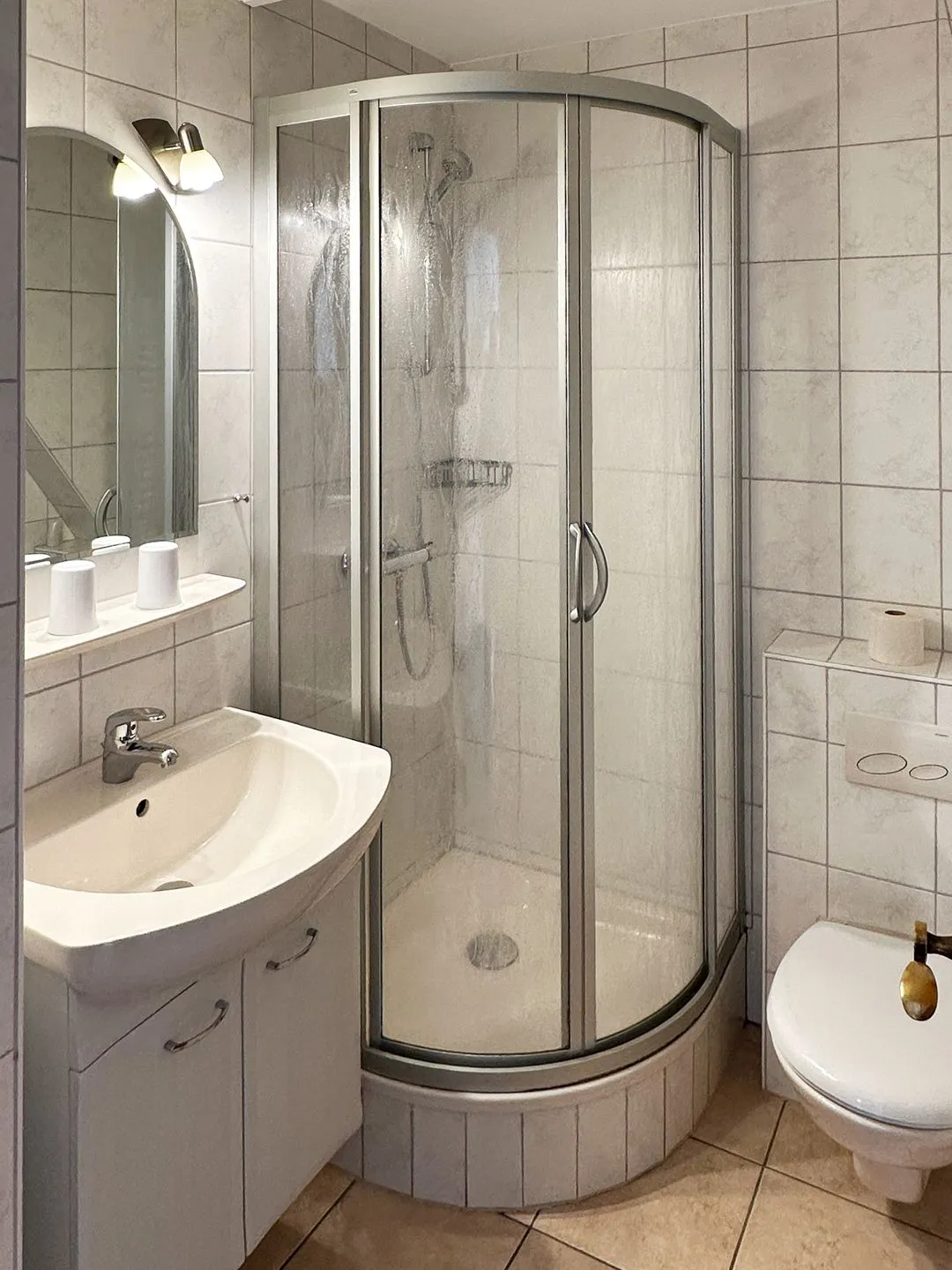 Haus *Üüs Aran* Ferienwohnung *Üüs Aran 2* Süddorf auf Amrum - Badezimmer