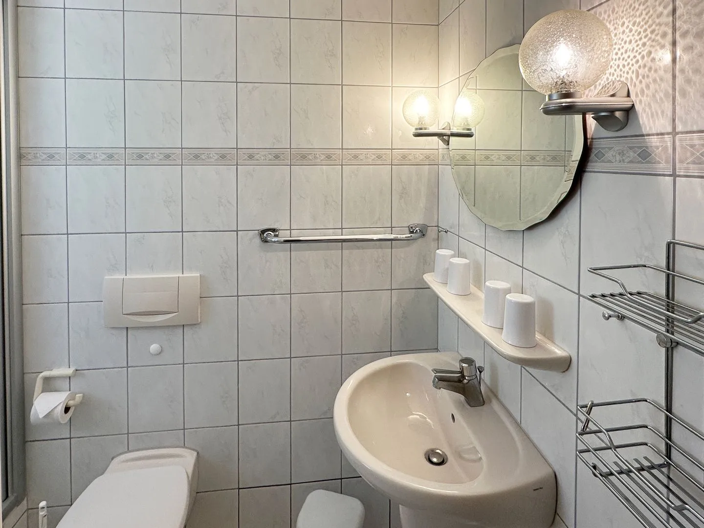Haus *Üüs Aran* Ferienwohnung *Üüs Aran 4* Süddorf auf Amrum - Badezimmer in der Ferienwohnung Üüs Aran 4 in Süddorf auf Amrum