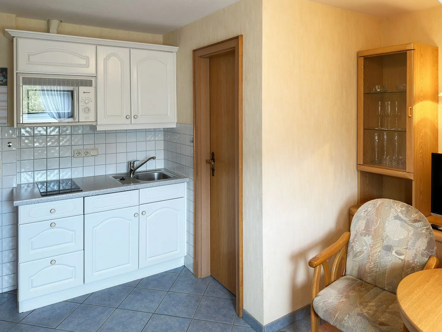 Haus *Üüs Aran* Ferienwohnung *Üüs Aran 6* Süddorf auf Amrum - Küche in der Ferienwohnung Üüs Aran 6 in Süddorf auf Amrum