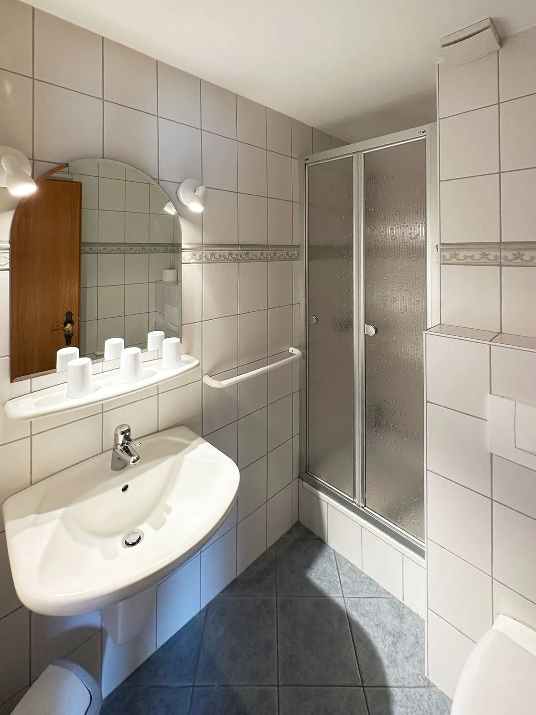 Haus *Üüs Aran* Ferienwohnung *Üüs Aran 6* Süddorf auf Amrum - Badezimmer in der Ferienwohnung Üüs Aran 6 in Süddorf auf Amrum