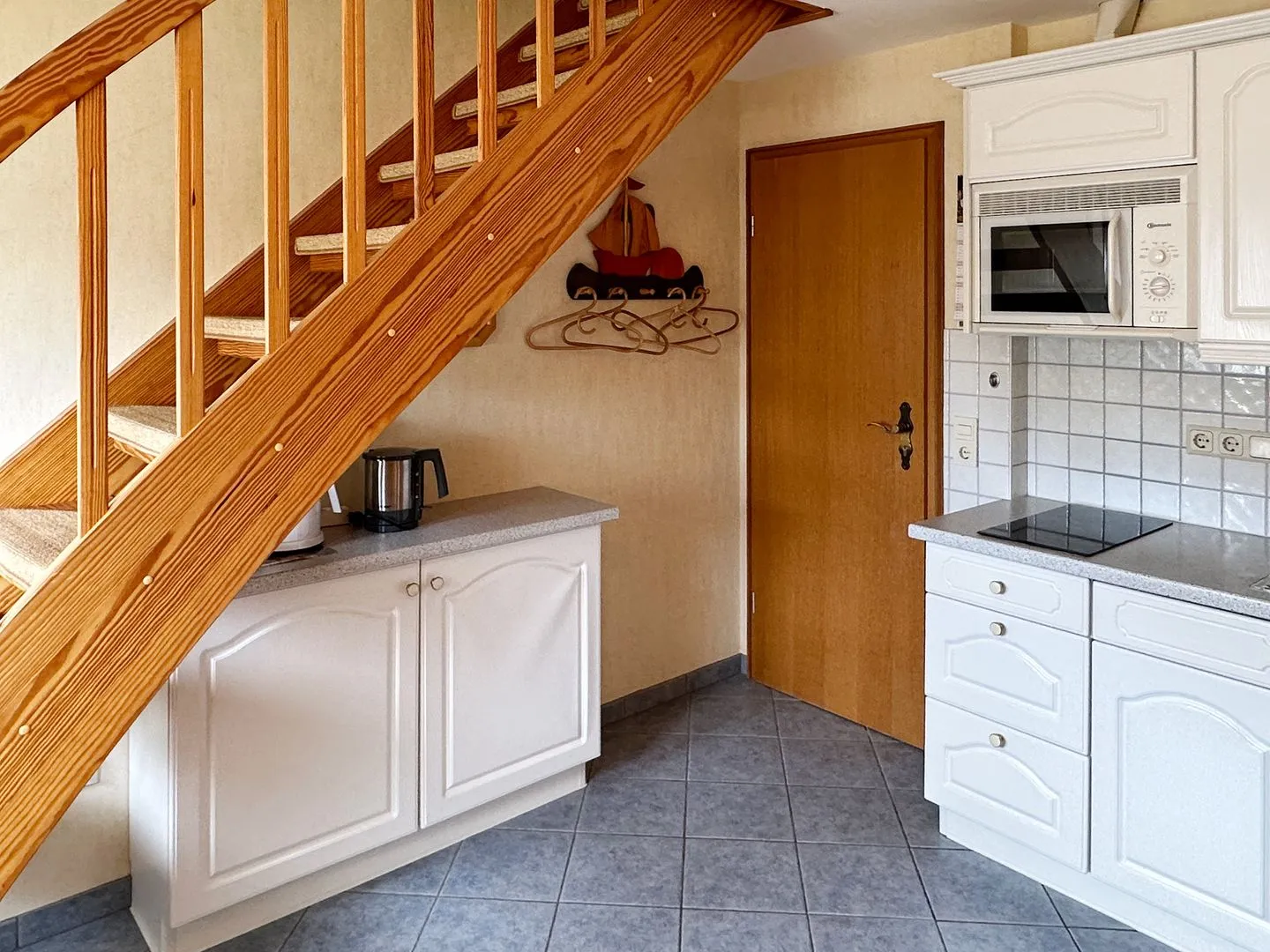 Haus *Üüs Aran* Ferienwohnung *Üüs Aran 6* Süddorf auf Amrum - Küche in der Ferienwohnung Üüs Aran 6 in Süddorf auf Amrum