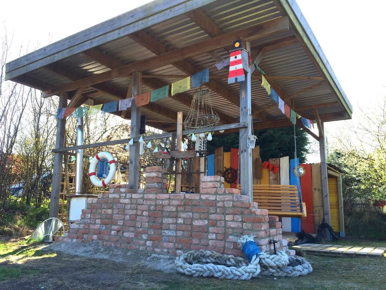 Hüs Sanskiin Ferienwohnung *Hopelfask* Süddorf auf Amrum - Dekorative Gartenlaube des Hüs Sanksiin in Süddorf auf Amrum