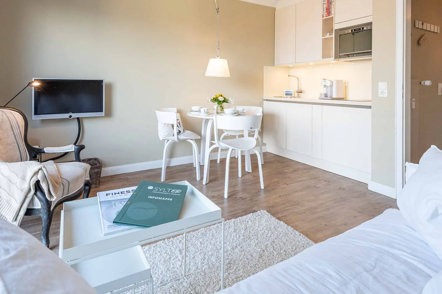 Nest am Dorfteich, App. 21 Wenningstedt - Wohnzimmer