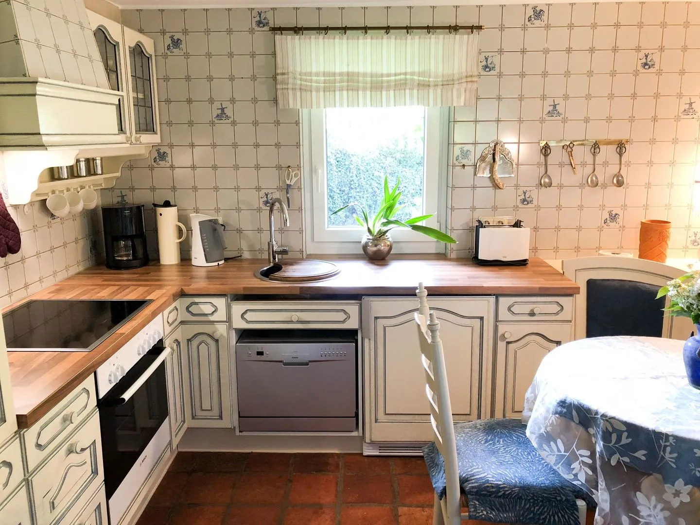 Ferienhaus *Wattprinzessin* Nebel auf Amrum - Küche / Küchenzeile