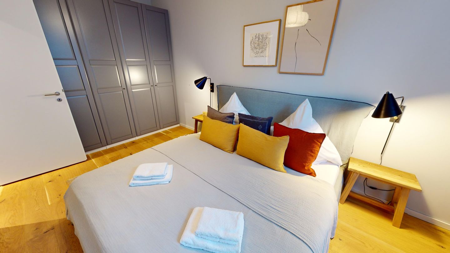 Luxus-Ferienwohnung für 4 Erwachsene & 2 Kinder mit Terrasse und Meerblick