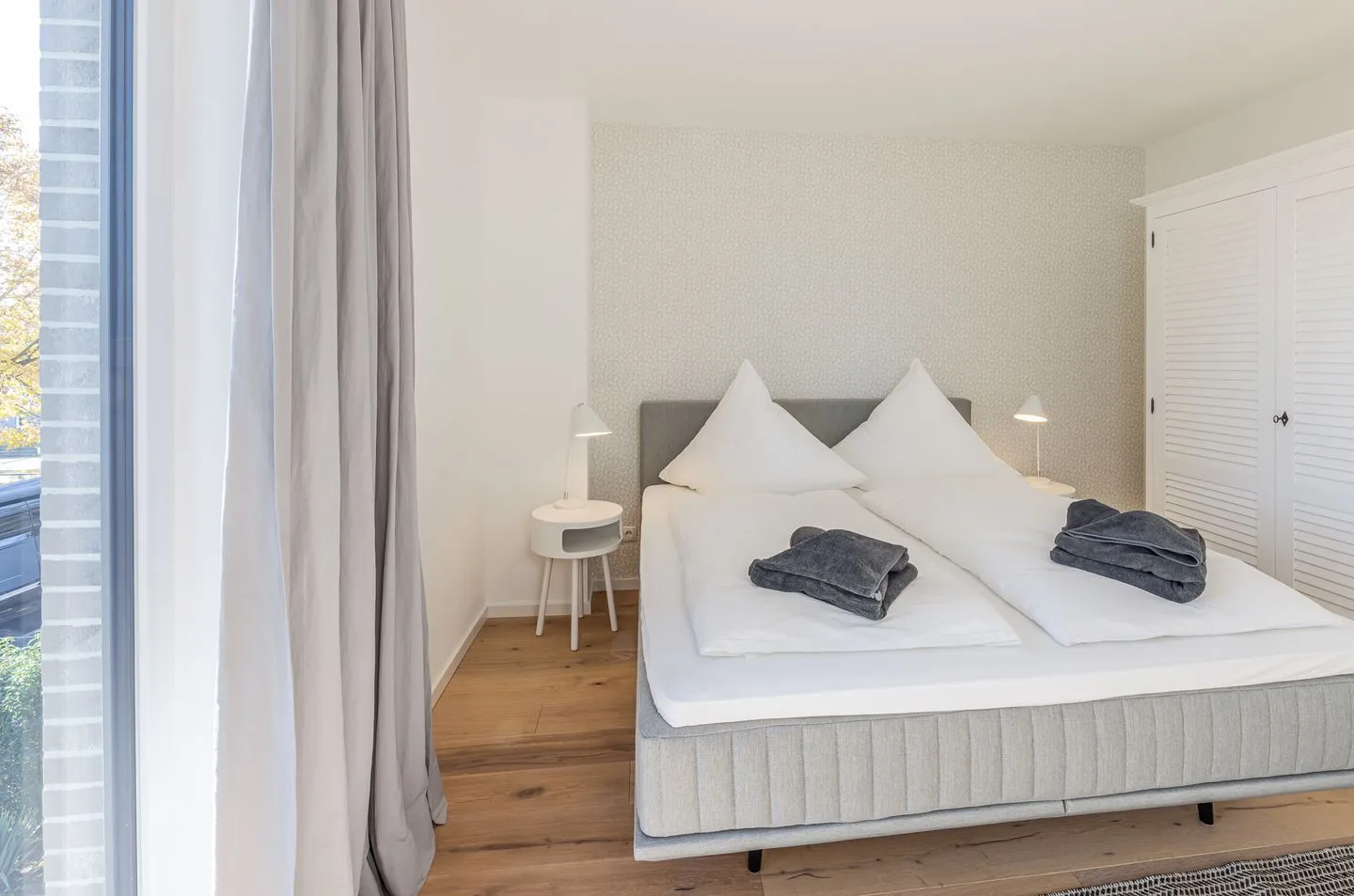 Strandglück - mit Balkon & Meerblick, direkt am Strand - Schlafzimmer