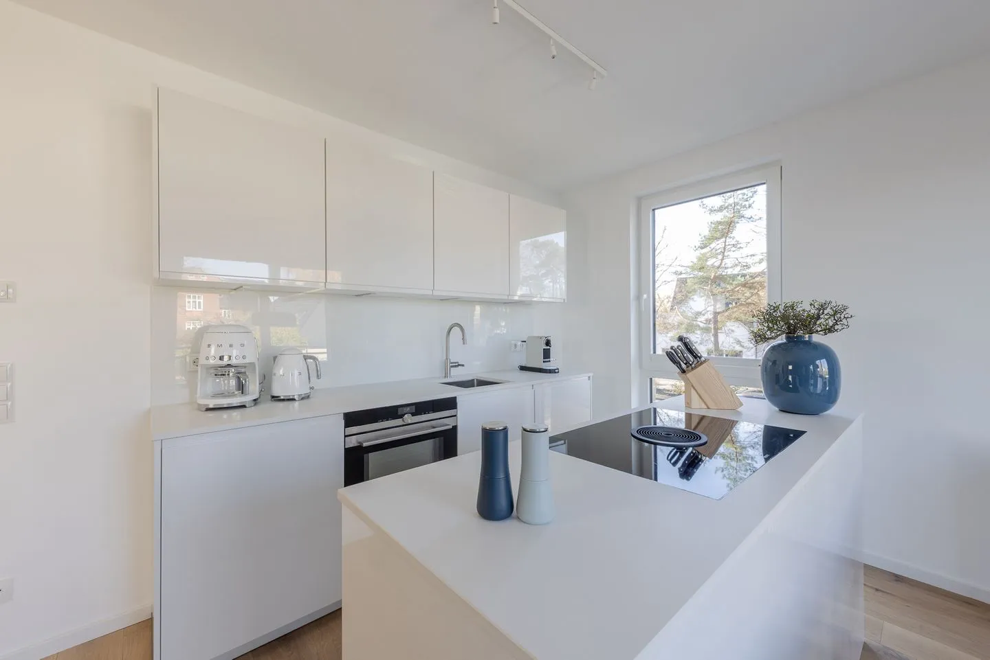 Strandglück - mit Balkon & Meerblick, direkt am Strand - Küche / Küchenzeile