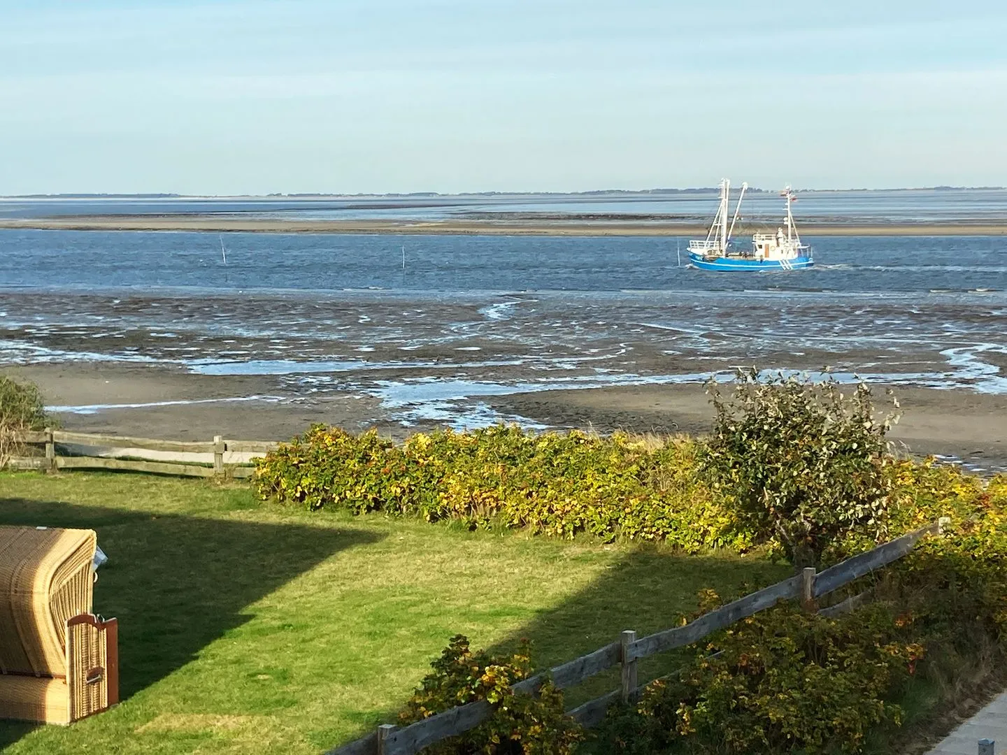 Ferienwohnung Tidenblick Wittdün auf Amrum - Blick nach Föhr aus der Küche der Ferienwohnung Tidenblick in Wittdün auf Amrum