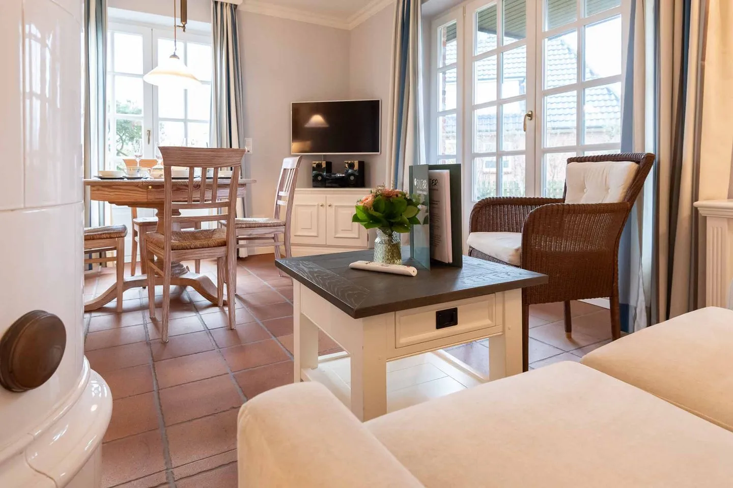 LH Isernhagenhof, App.4 Wenningstedt - Wohnzimmer
