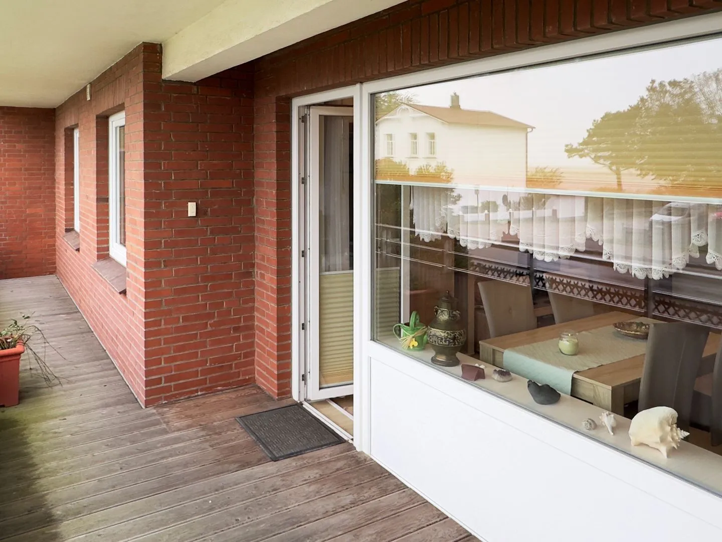 Haus Seeadler Ferienwohnung Meeresbrise Wittdün auf Amrum - Großer Süd-West-Balkon der Ferienwohnung Meeresbrise in Wittdün auf Amrum
