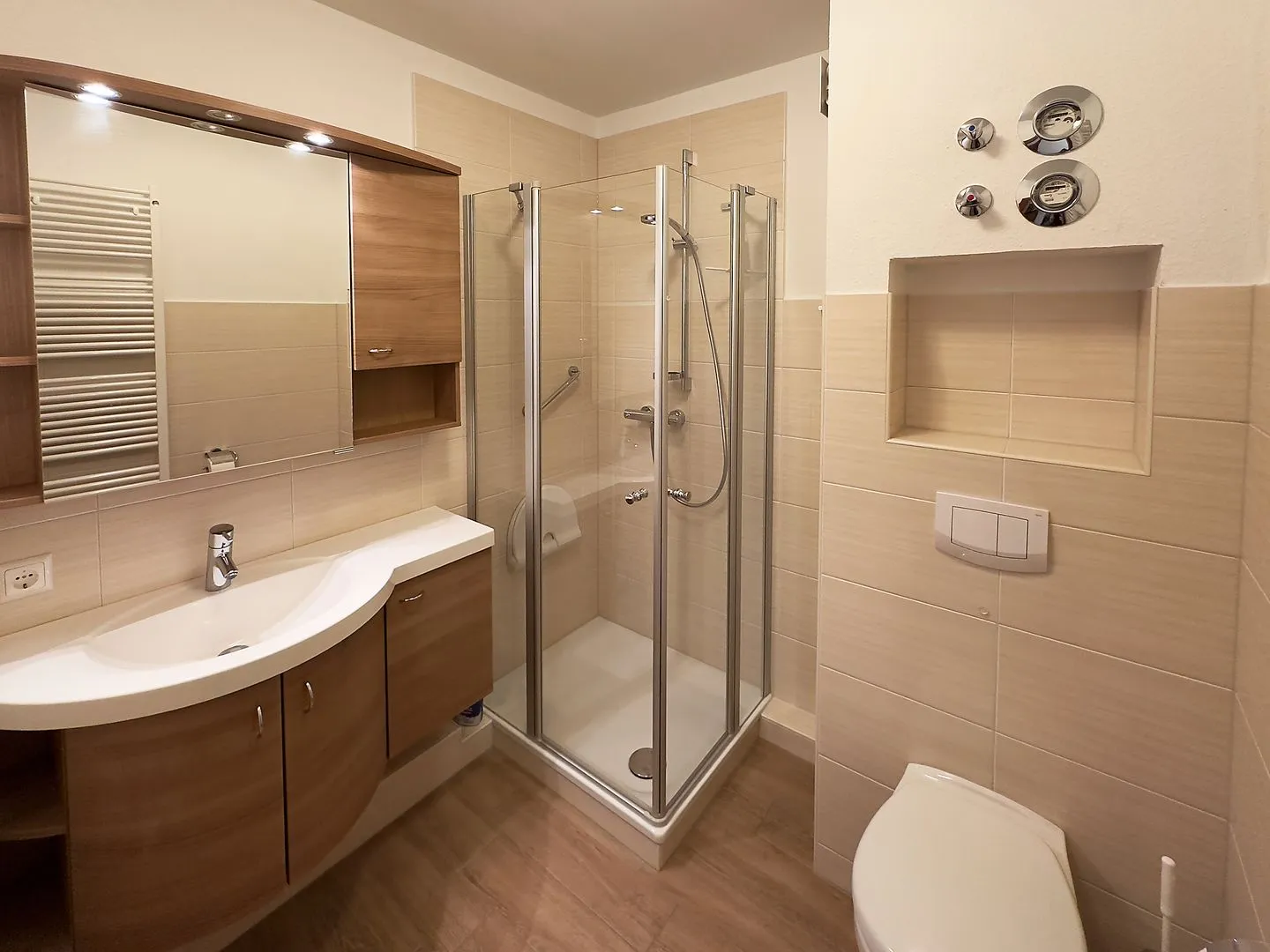 Haus Seeadler Ferienwohnung Meeresbrise Wittdün auf Amrum - Badezimmer der Ferienwohnung Meeresbrise in Wittdün auf Amrum