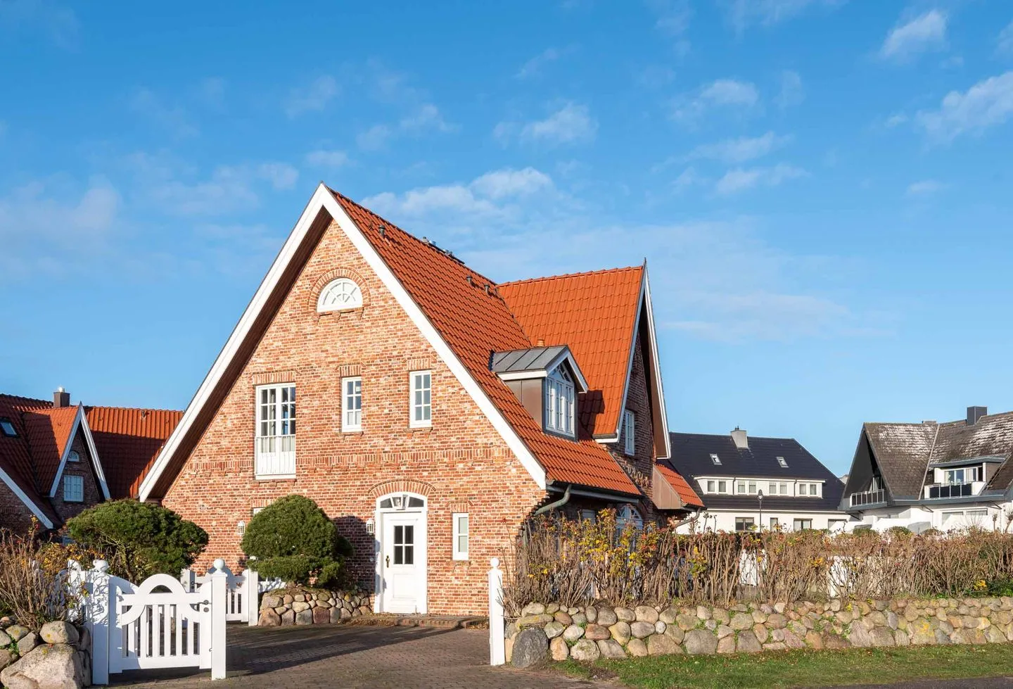 LH Isernhagenhof, App.3 Wenningstedt - Fassade / Eingang