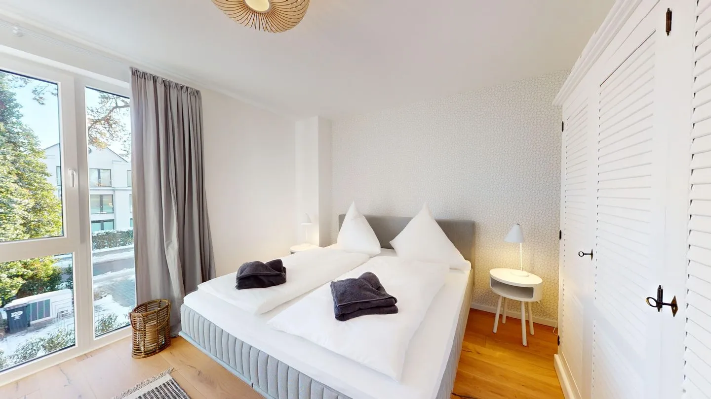 Strandglück - mit Balkon & Meerblick, direkt am Strand - Schlafzimmer
