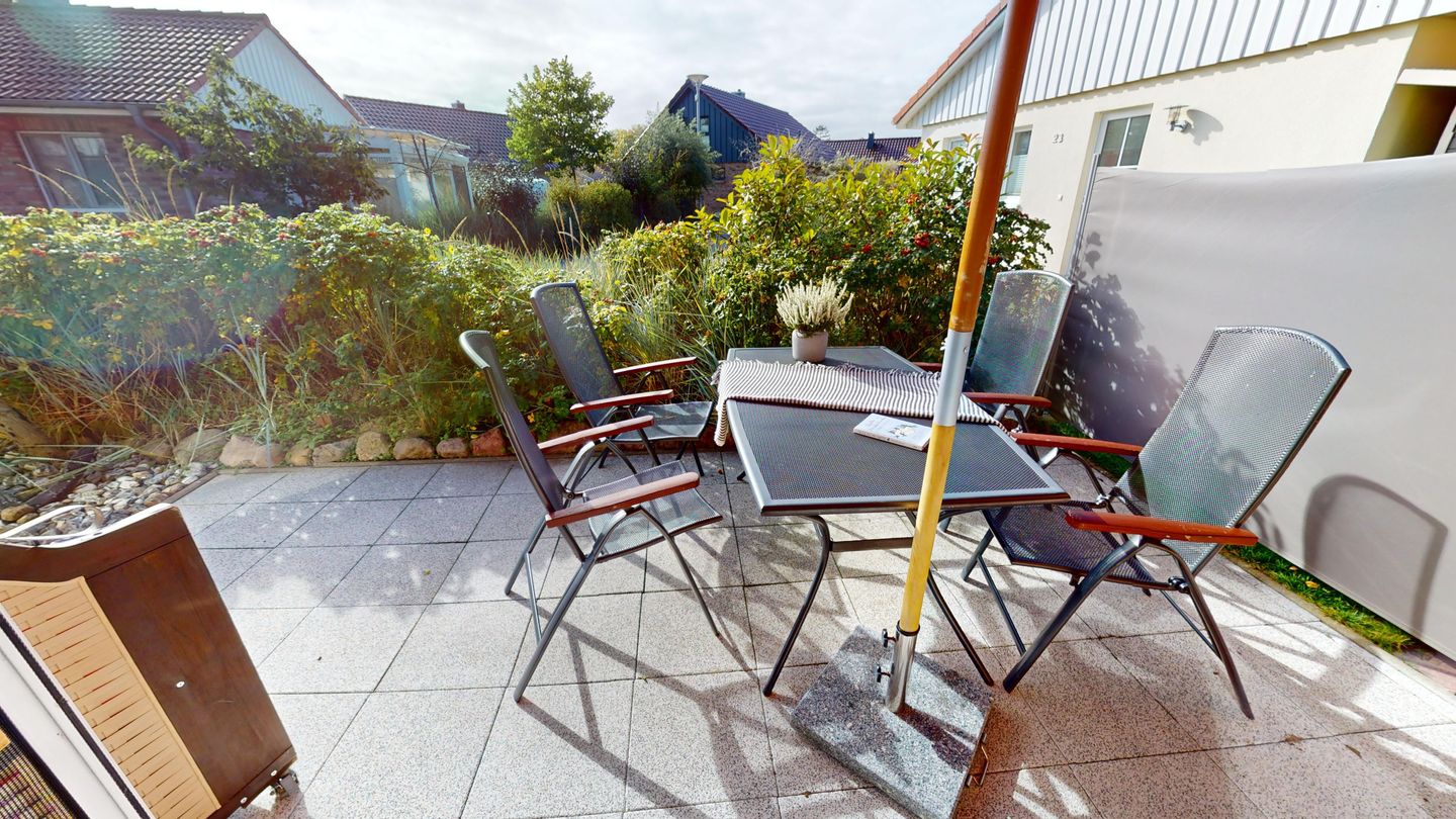 Ferienhaus mit Terrasse, Kamin und Parkplatz in Strandnähe